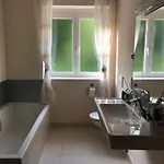 Velden View Direkt Am Wald Mit Grosser Sonnenterrasse Und Grandiosem Karawankenblick Apartman Velden am Wörthersee