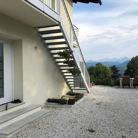 Velden View Direkt Am Wald Mit Grosser Sonnenterrasse Und Grandiosem Karawankenblick * Velden am Wörthersee