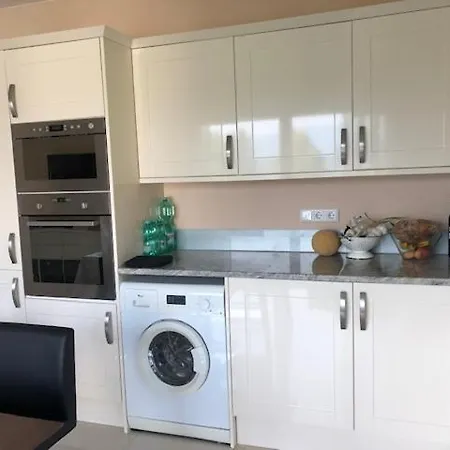 Apartman Velden View Direkt Am Wald Mit Grosser Sonnenterrasse Und Grandiosem Karawankenblick Velden am Wörthersee