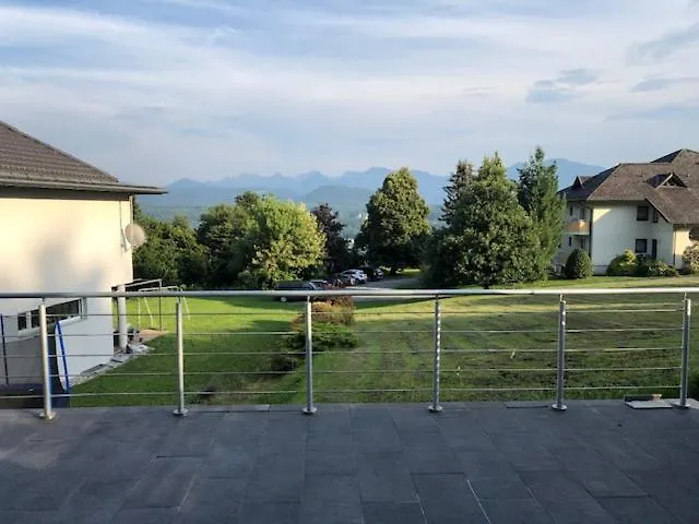 Velden View Direkt Am Wald Mit Grosser Sonnenterrasse Und Grandiosem Karawankenblick *
